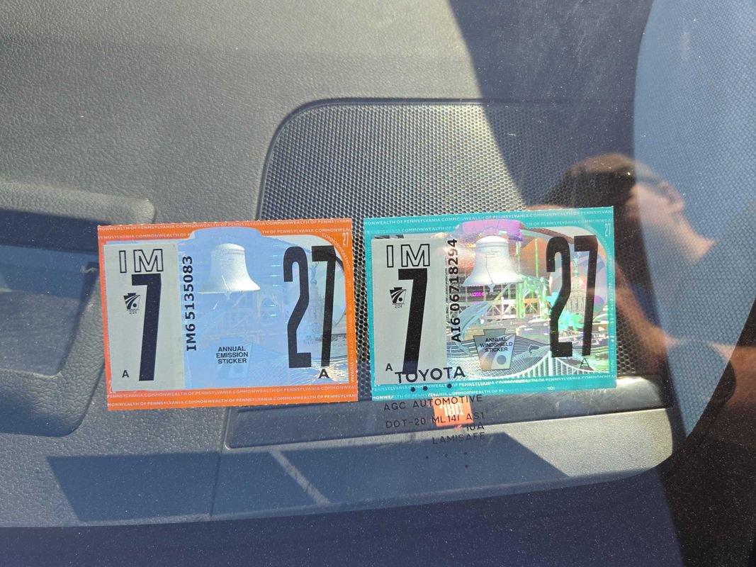 Used 2017 Toyota Prius Prime Advanced w/ Protection Package FWD image 33