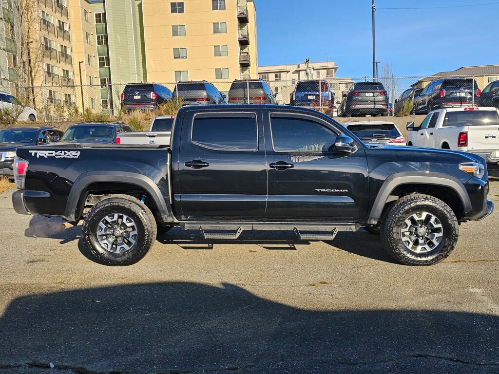 Used 2023 Toyota Tacoma TRD Off-Road image 9