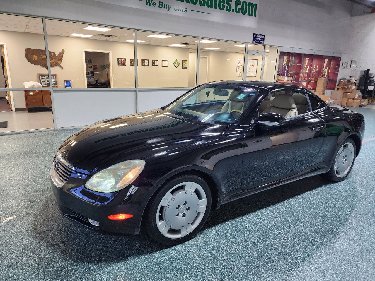 Used 2003 Lexus SC 430 Convertible image 2