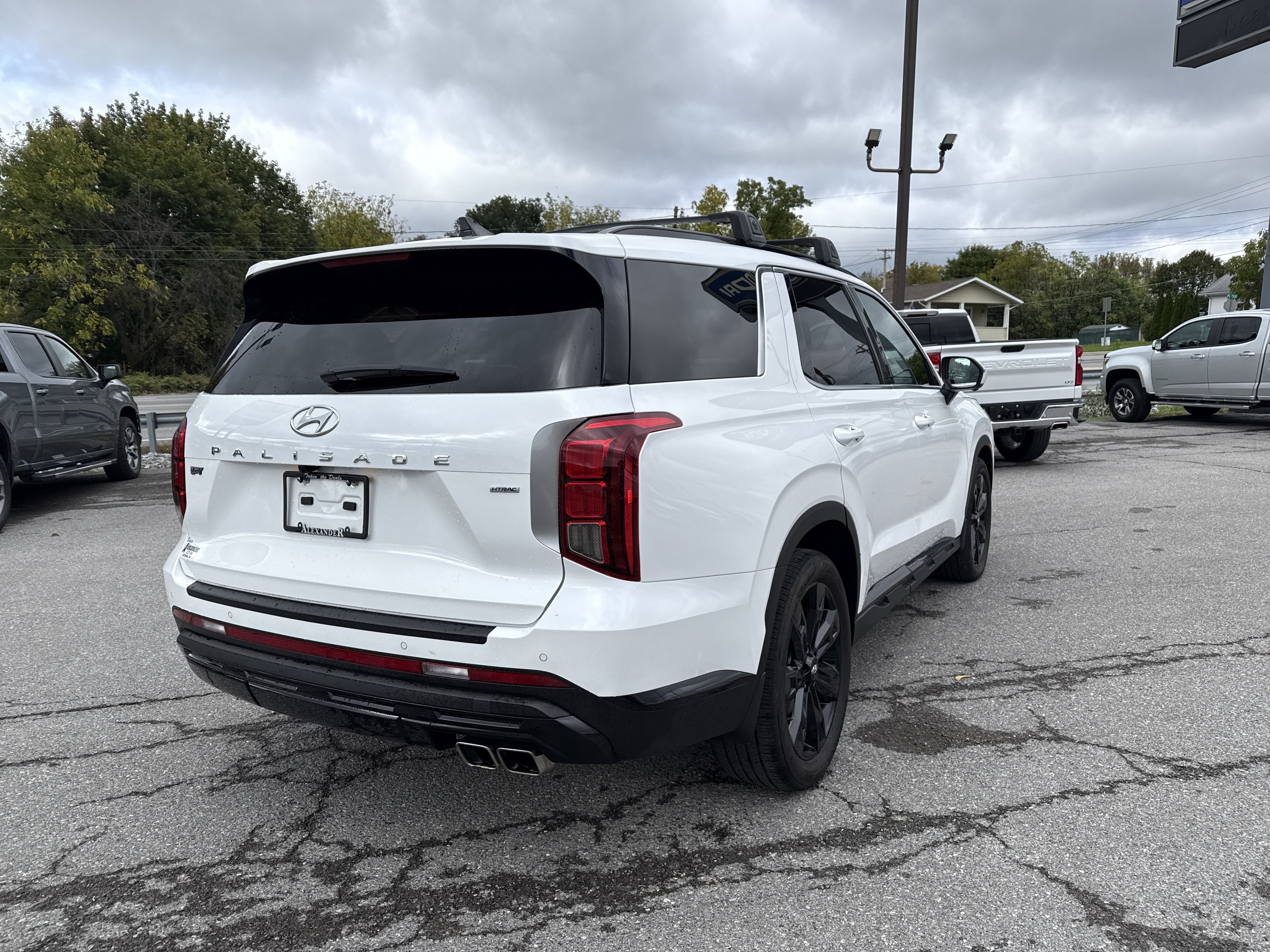 Used 2025 Hyundai Palisade XRT AWD/4WD image 3