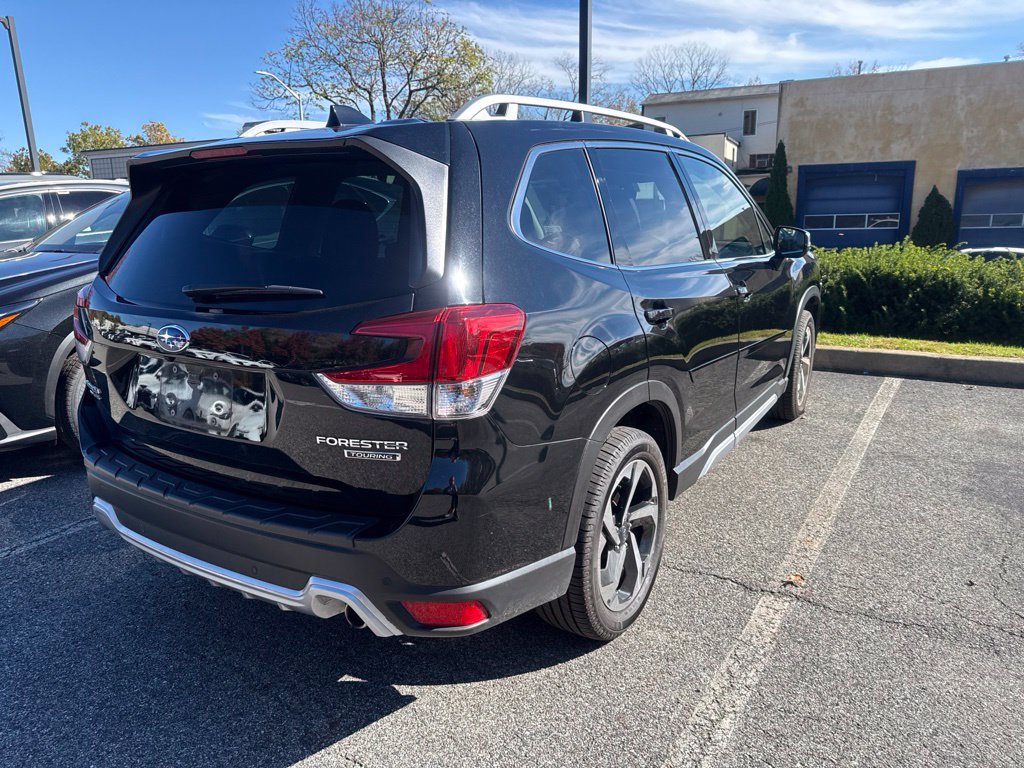Used 2023 Subaru Forester Touring AWD/4WD image 6
