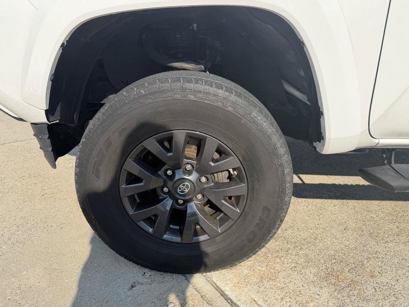 Used 2021 Toyota Tacoma SR5 RWD image 9