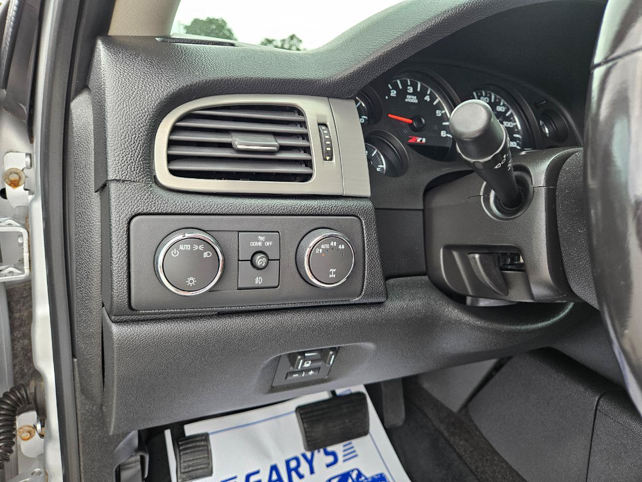 Used 2013 Chevrolet Avalanche LT AWD/4WD image 25