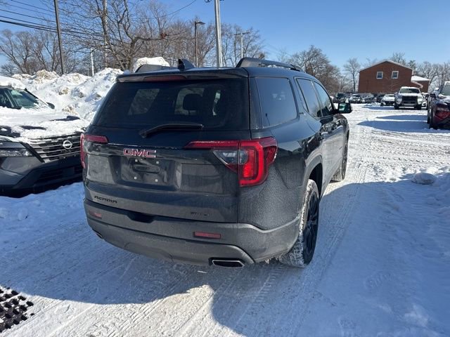 Used 2023 GMC Acadia SLE w/ Driver Convenience Package image 2
