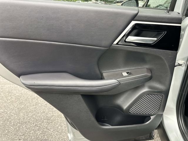 Used 2023 Mitsubishi Outlander SE AWD/4WD image 17