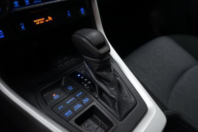 Used 2020 Toyota RAV4 XLE w/ Convenience Package AWD/4WD image 25