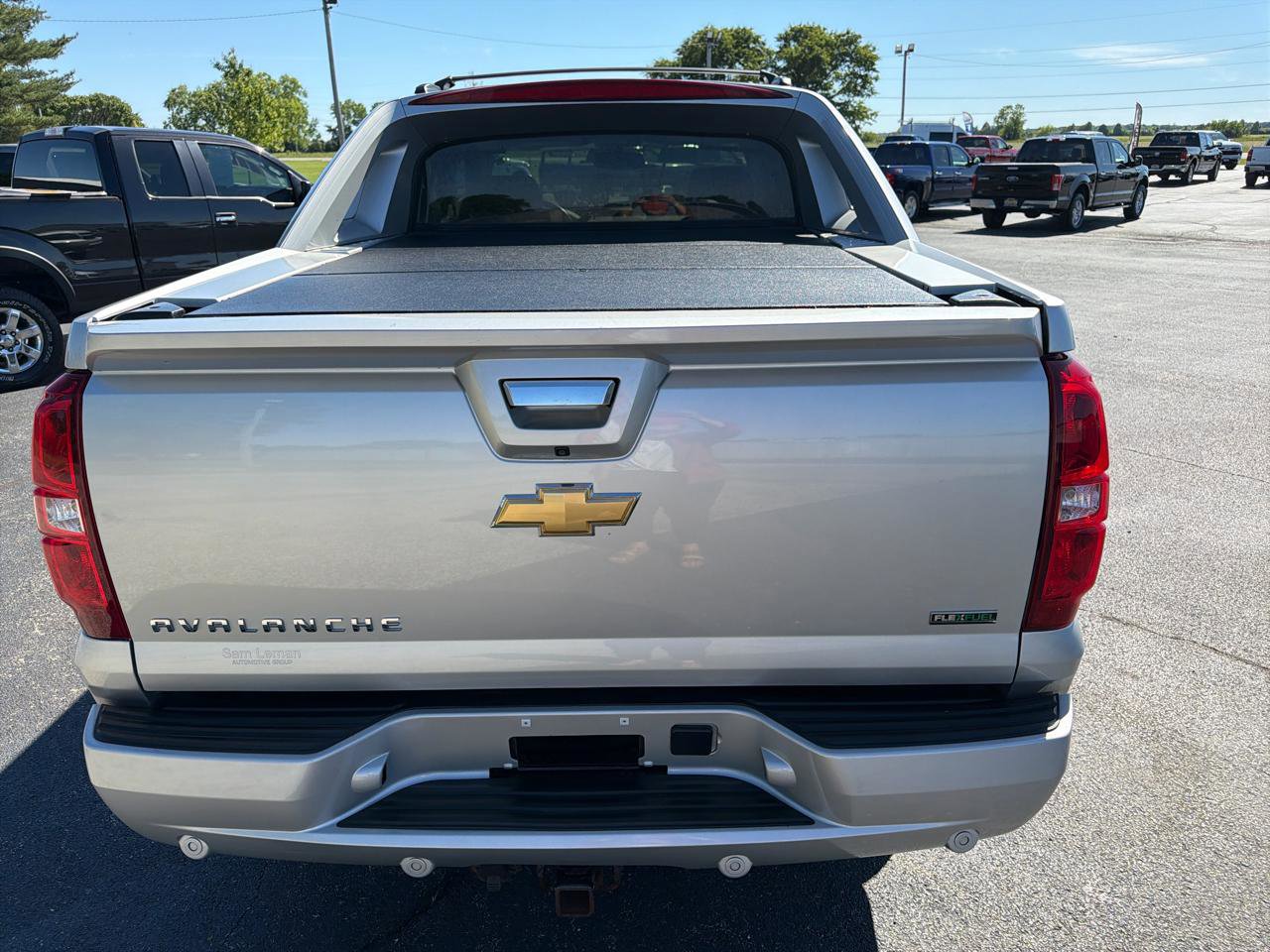 Used 2011 Chevrolet Avalanche LS w/ Convenience Package AWD/4WD image 10