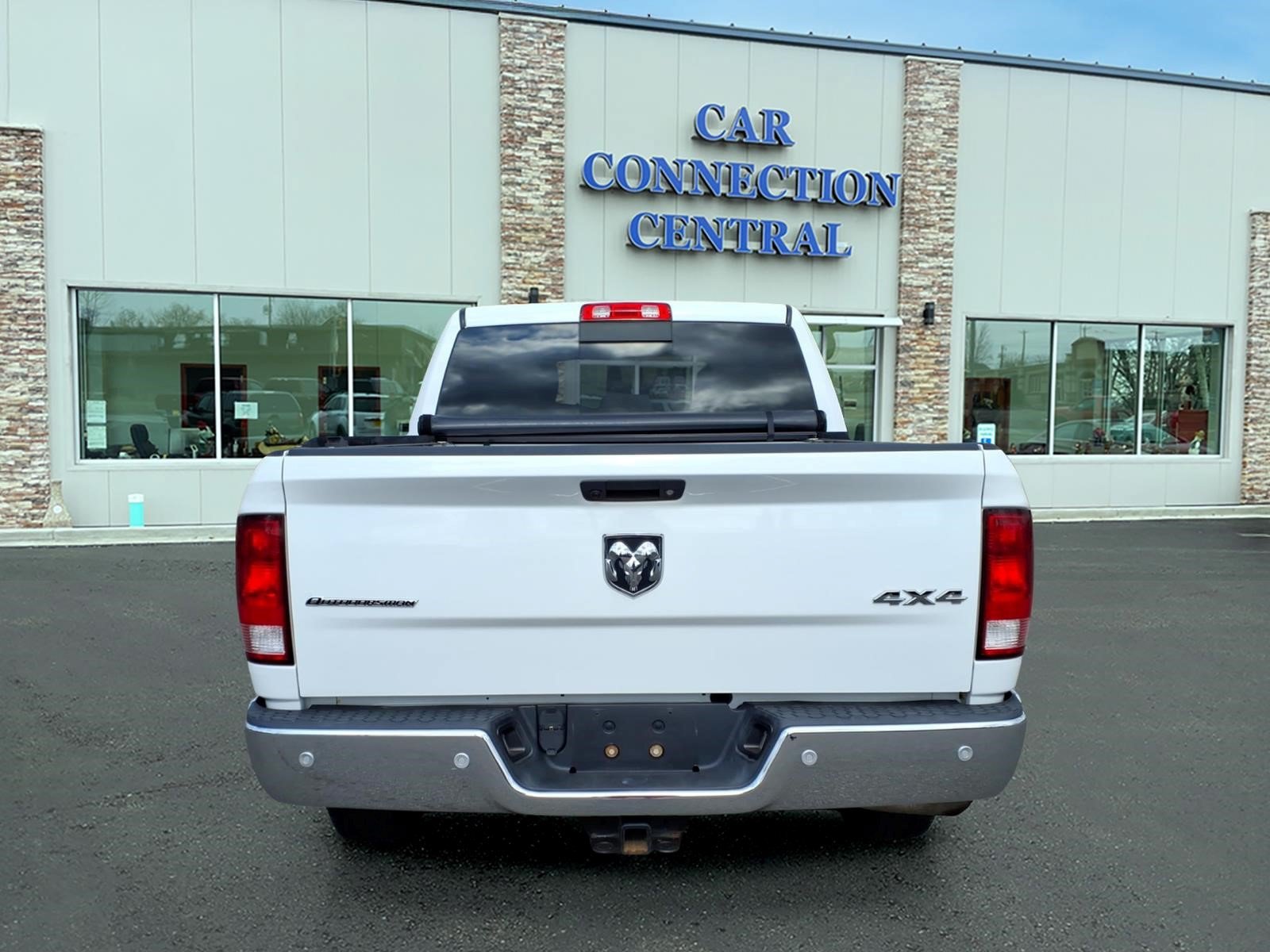 Used 2016 RAM 1500 Outdoorsman AWD/4WD image 3