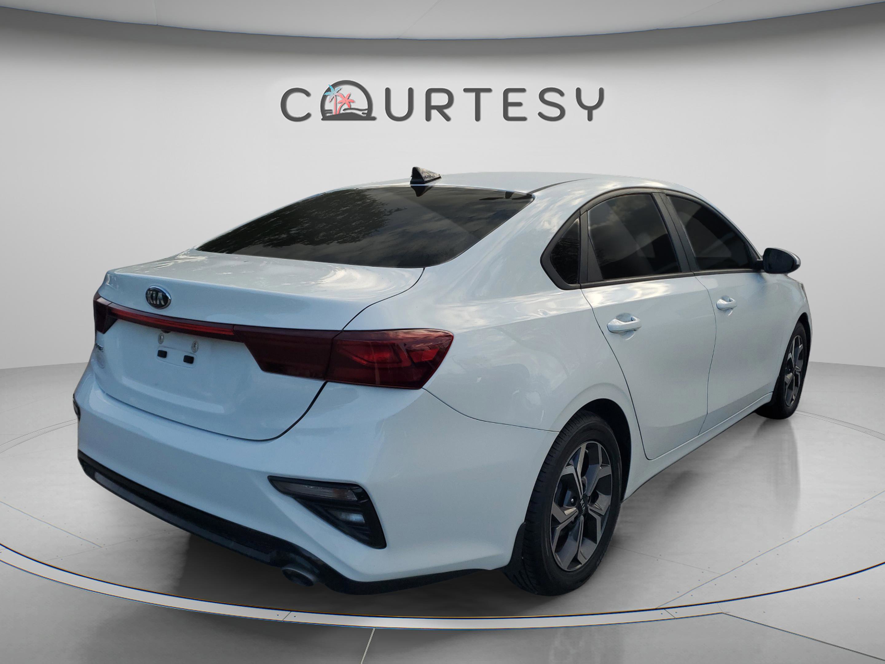 Certified 2021 Kia Forte LXS image 3