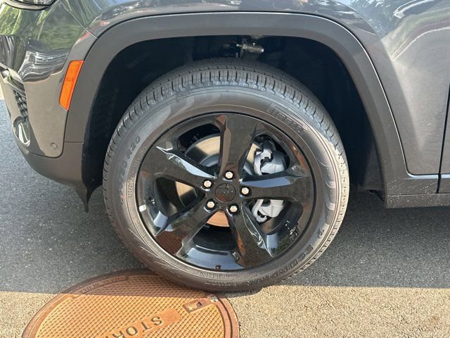 New 2025 Jeep Grand Cherokee Limited w/ Luxury Tech Group II image 11