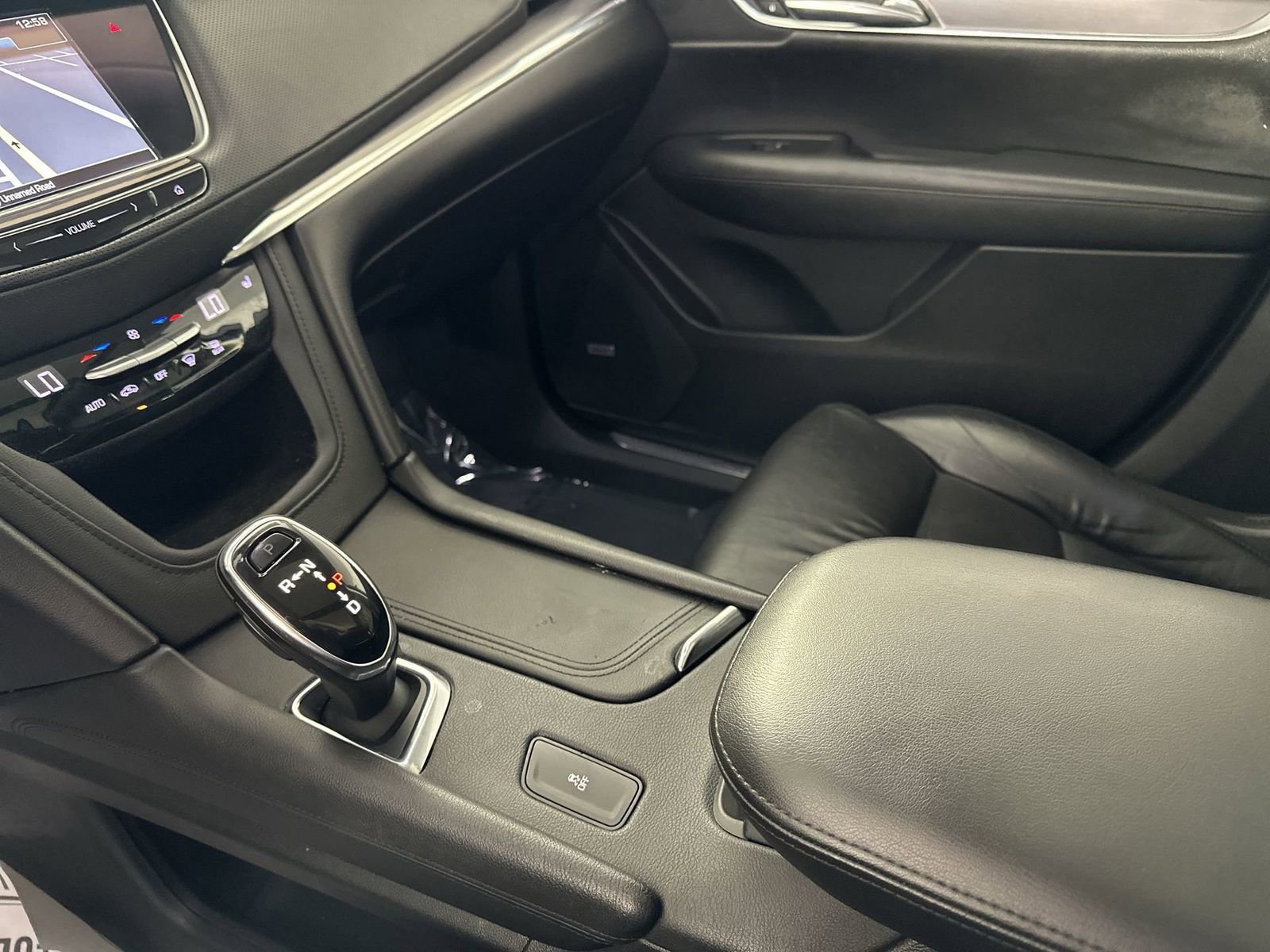 Used 2017 Cadillac XT5 Luxury w/ Driver Awareness Package image 25