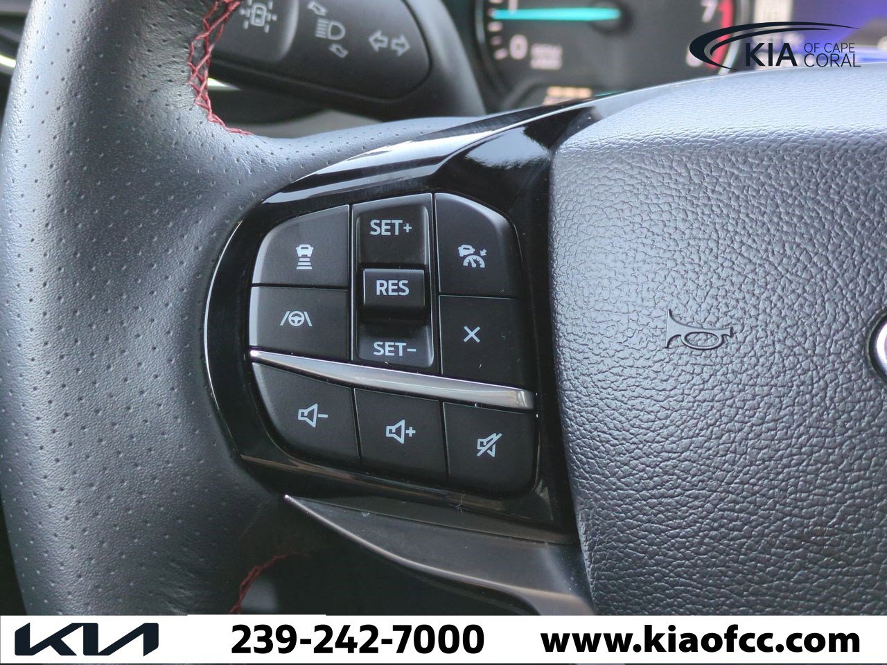 Used 2024 Ford Explorer ST-Line w/ Class IV Trailer Tow Package image 27