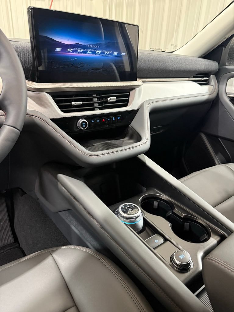 New 2026 Ford Explorer Active w/ Active Comfort Package AWD/4WD image 12