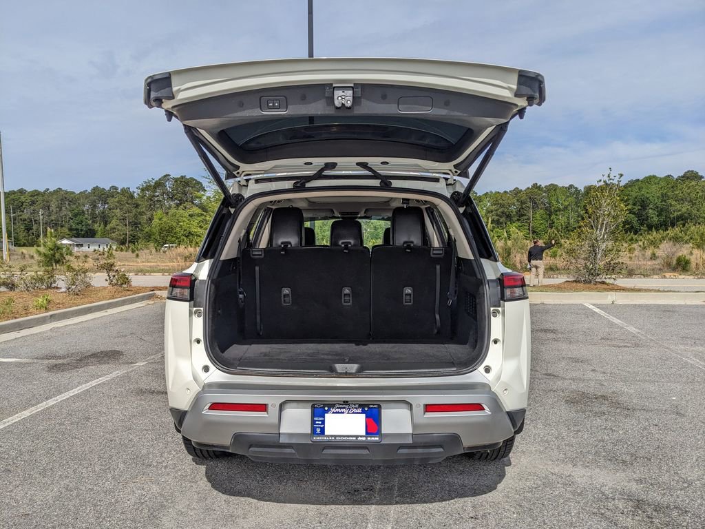 Used 2024 Nissan Pathfinder SL w/ SL Premium Package FWD image 40