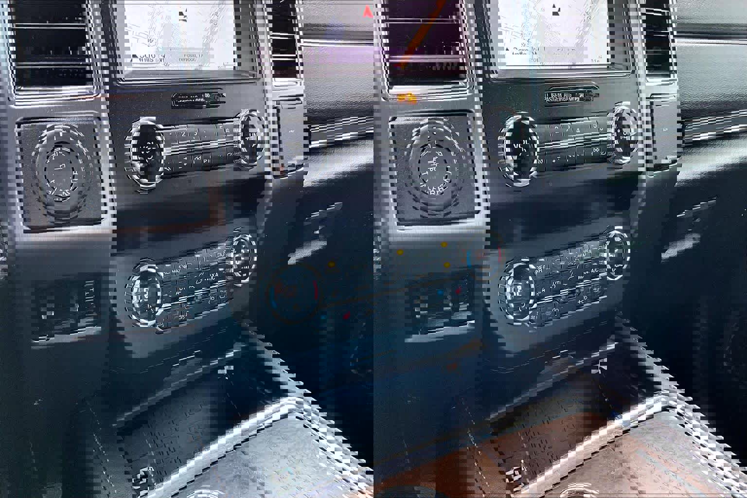 Used 2019 Ford Expedition Platinum image 34