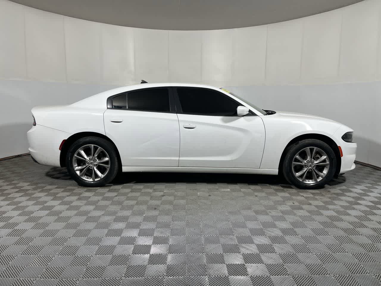 Used 2022 Dodge Charger SXT AWD/4WD image 9