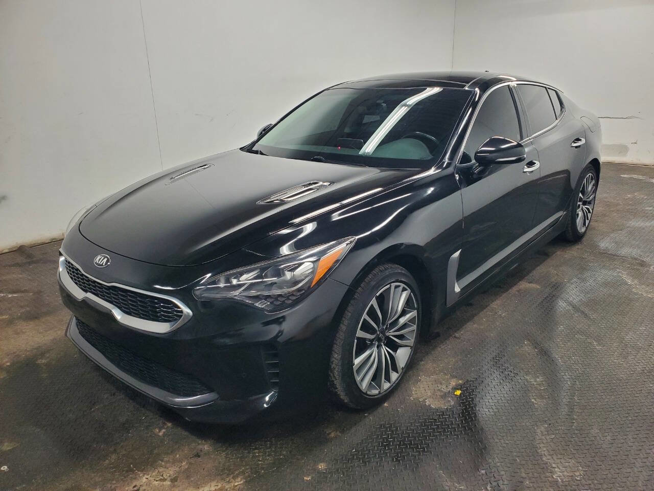 Used 2018 Kia Stinger Premium RWD image 1