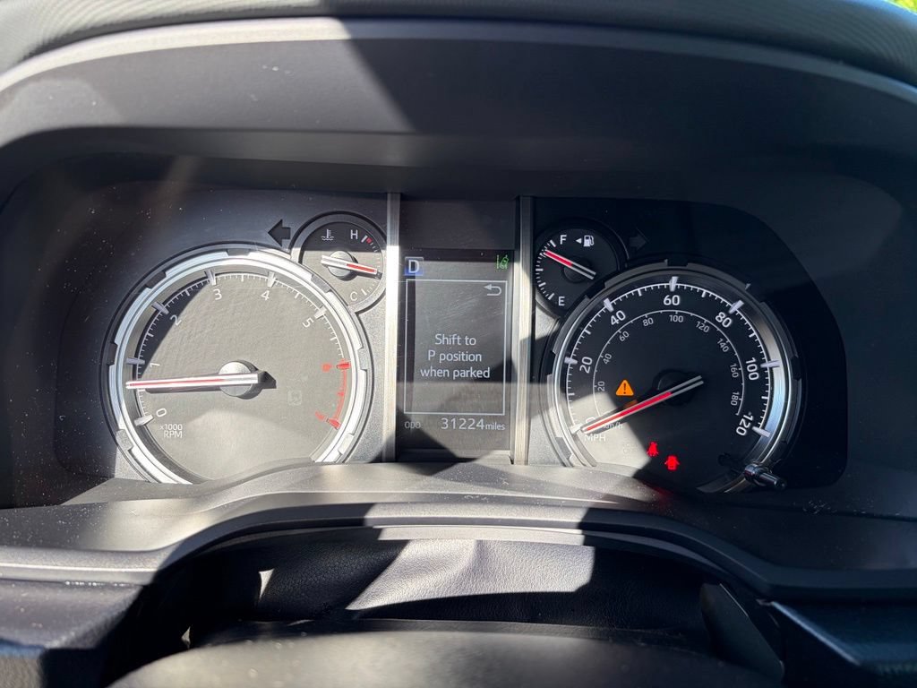 Used 2024 Toyota 4Runner TRD Off-Road Premium AWD/4WD image 31