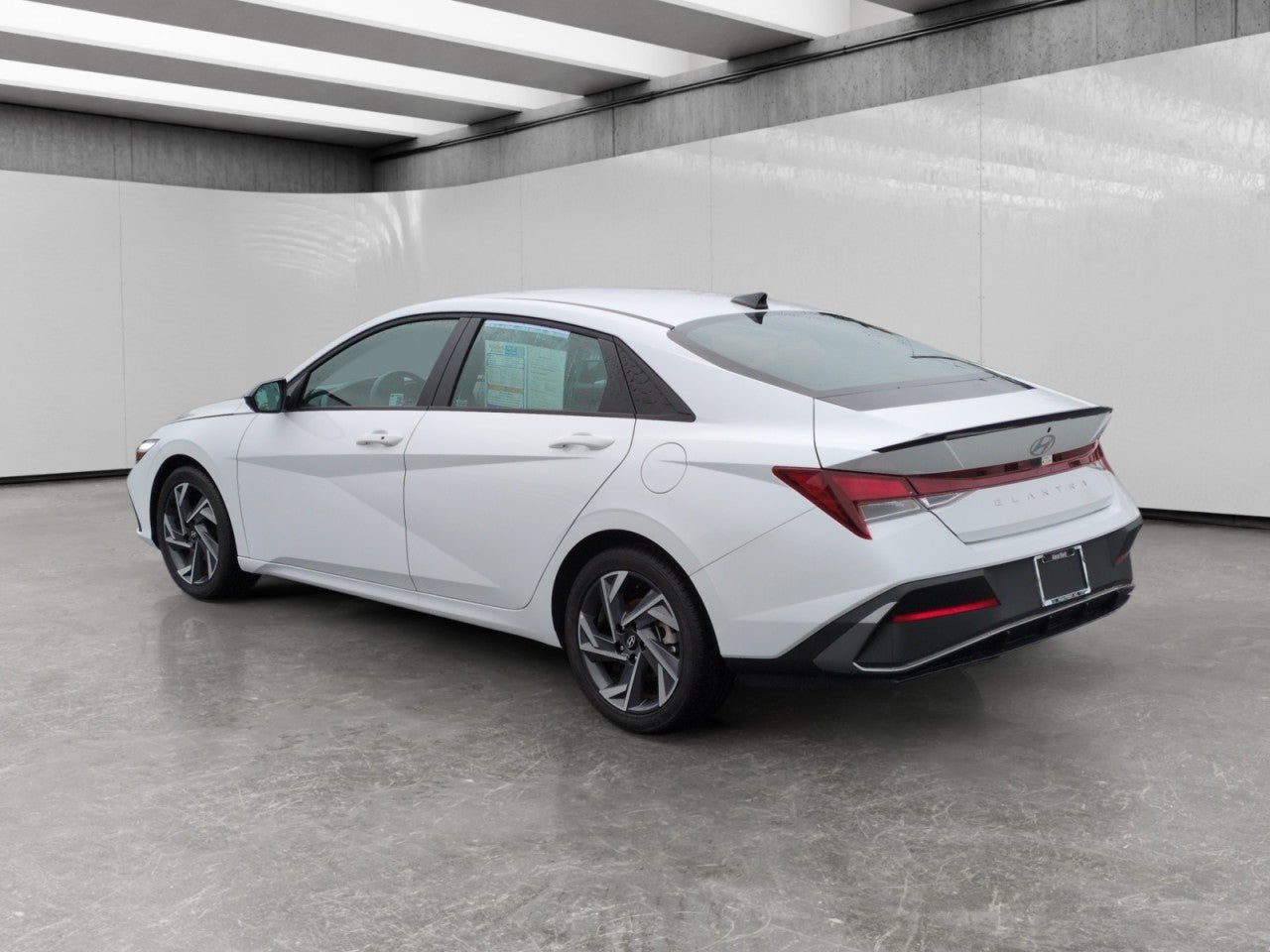 Used 2025 Hyundai Elantra Sport FWD image 5
