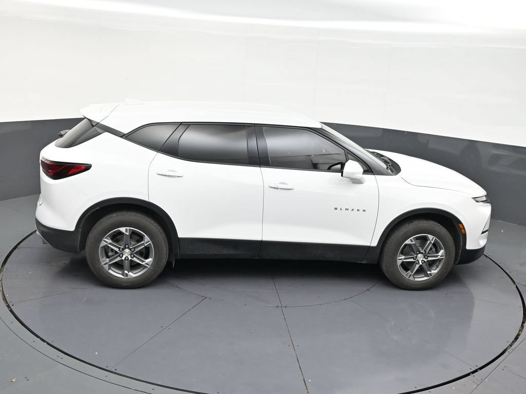Used 2023 Chevrolet Blazer LT FWD image 17