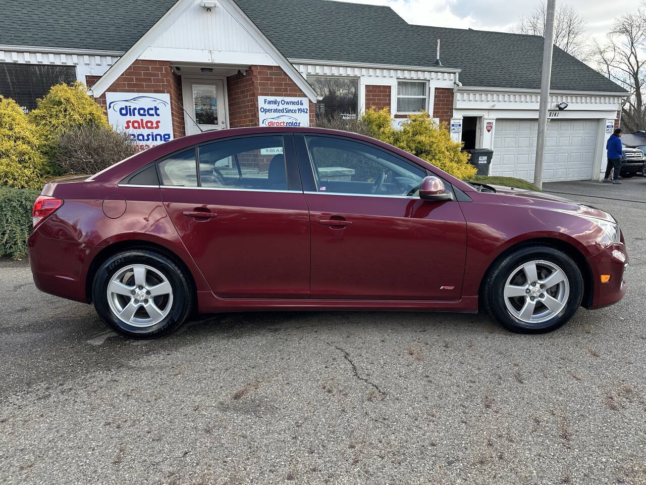 Used 2015 Chevrolet Cruze LT w/ Sun And Sound Package FWD image 9