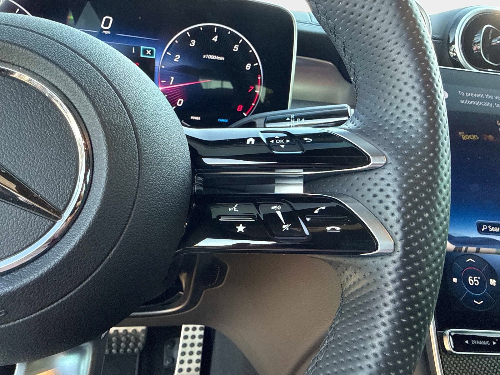 Certified 2024 Mercedes-Benz GLC 300 image 34