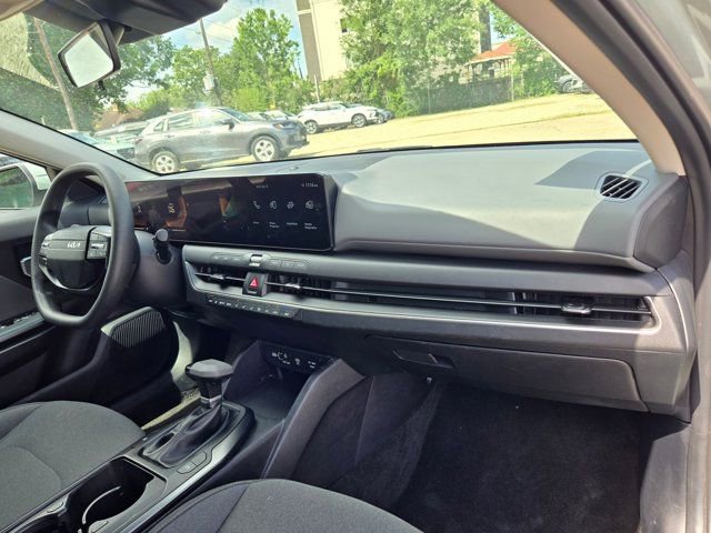 Used 2025 Kia K4 LXS image 30