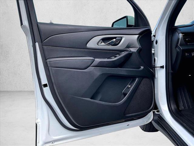 Used 2023 Chevrolet Traverse LT FWD image 18
