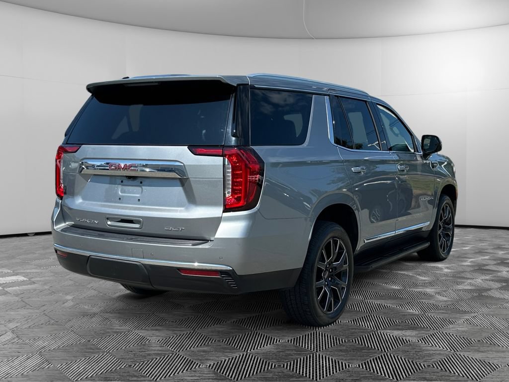 Used 2023 GMC Yukon SLT w/ SLT Luxury Package AWD/4WD image 5