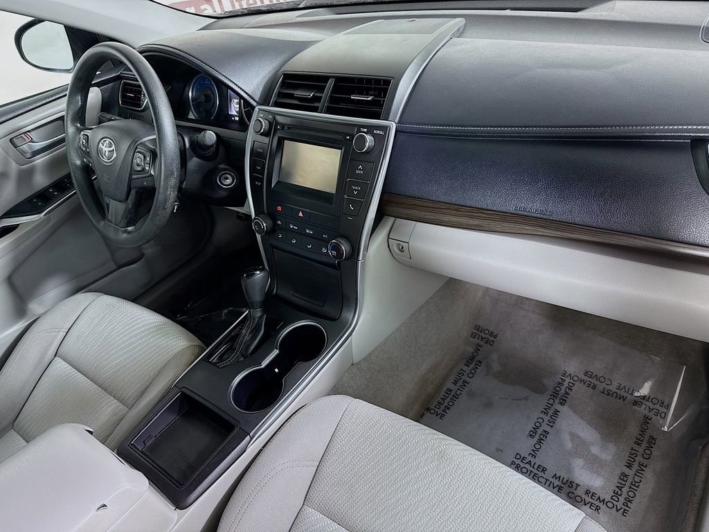 Used 2016 Toyota Camry LE FWD image 29