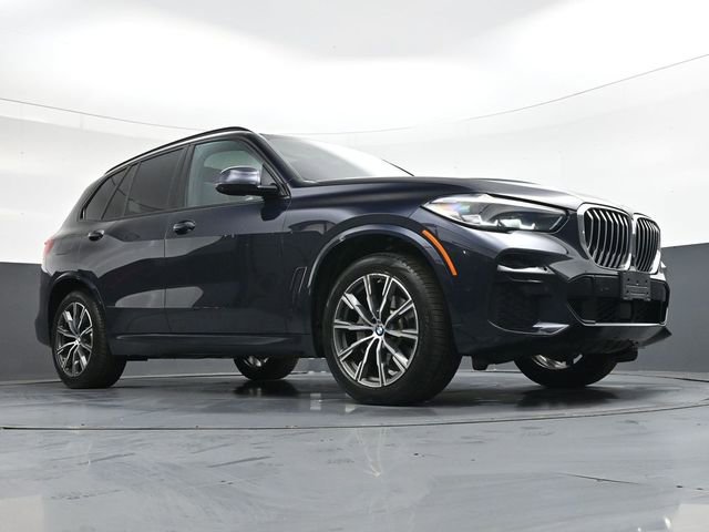 Used 2023 BMW X5 xDrive40i w/ M Sport Package image 32