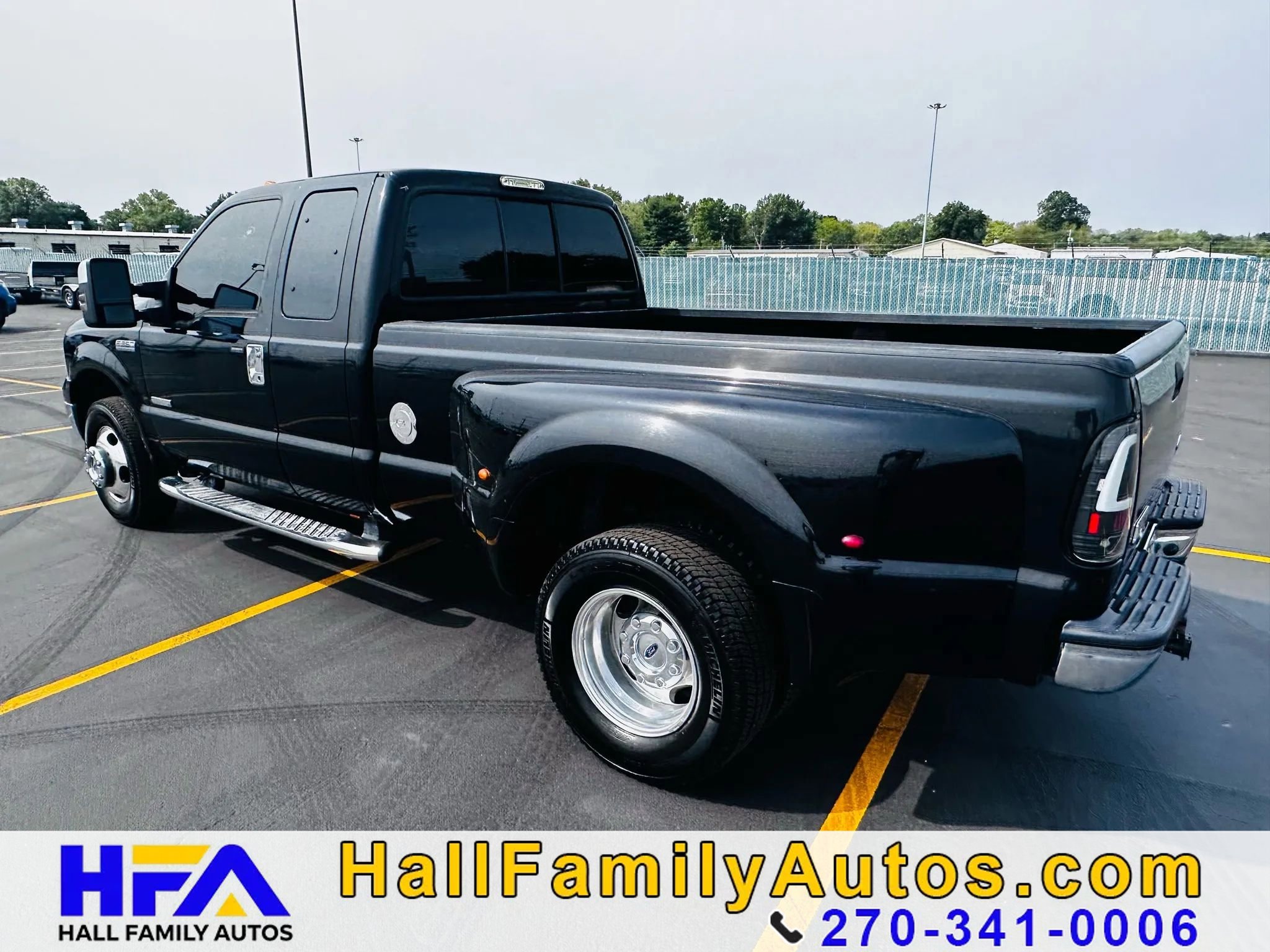 Used 2006 Ford F350 Lariat image 3