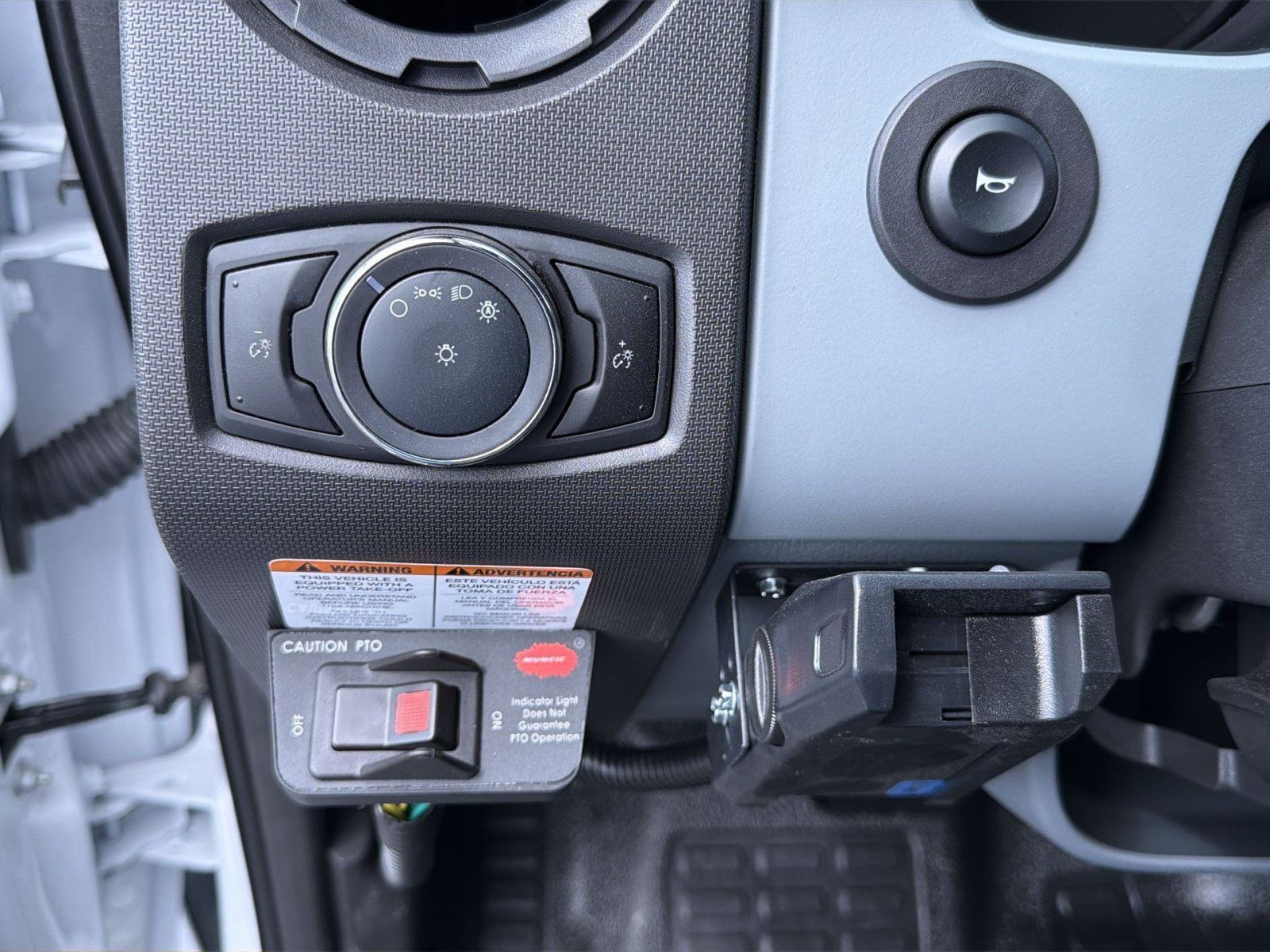 New 2027 Ford F750 2WD Regular Cab Super Duty image 28