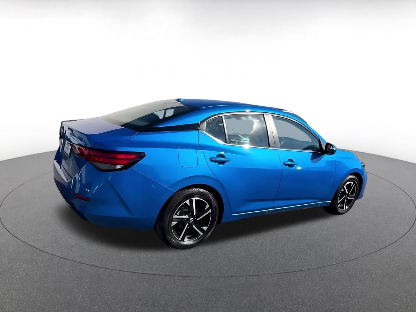 Used 2025 Nissan Sentra SV FWD image 13