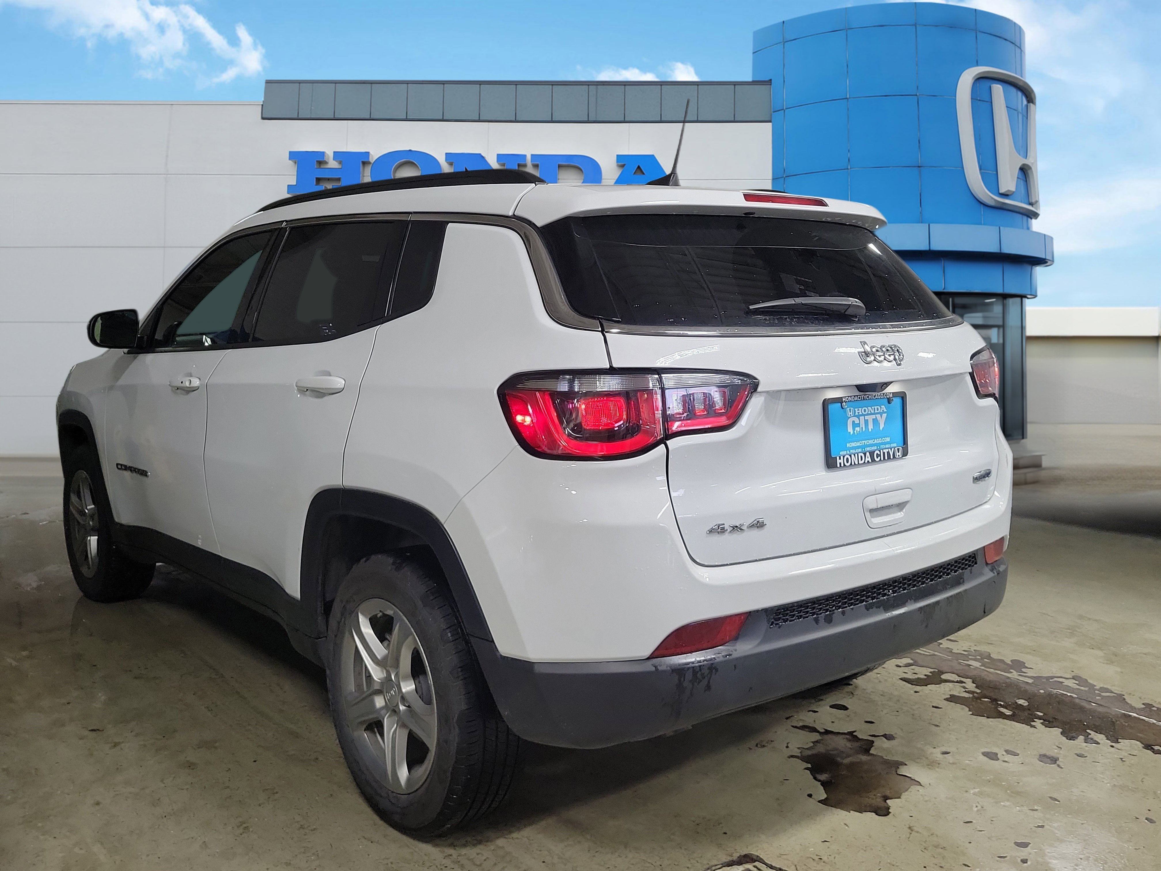 Used 2024 Jeep Compass Latitude AWD/4WD image 4