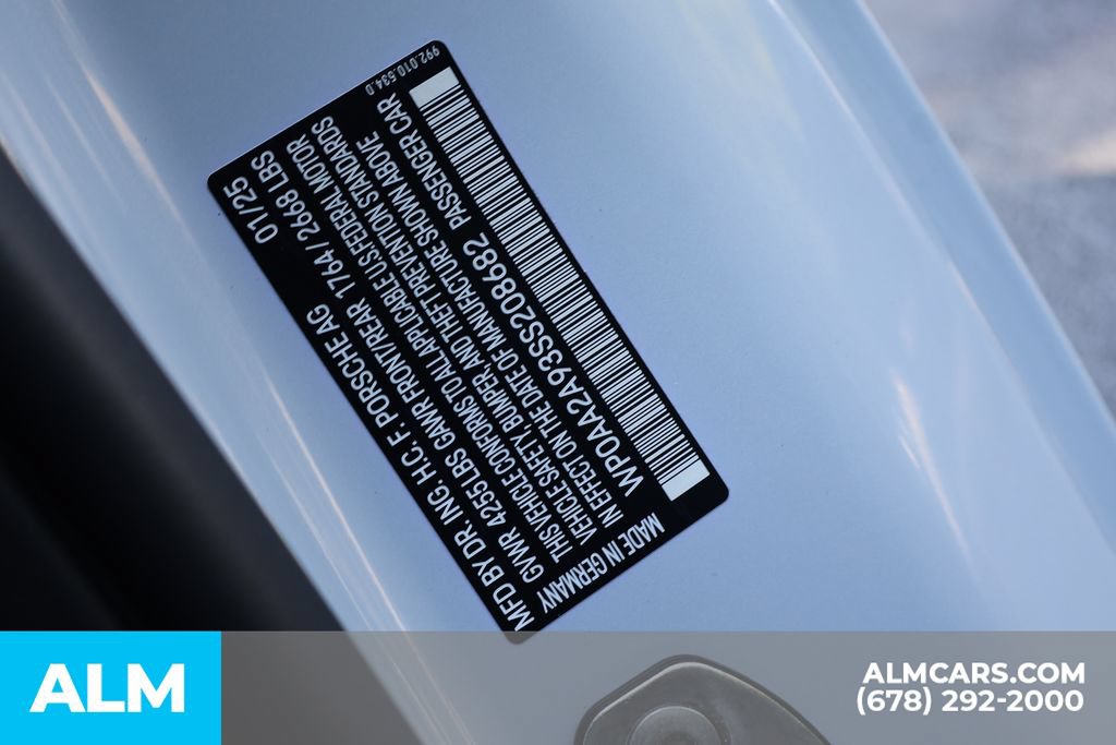 Used 2025 Porsche 911 Carrera T RWD image 39