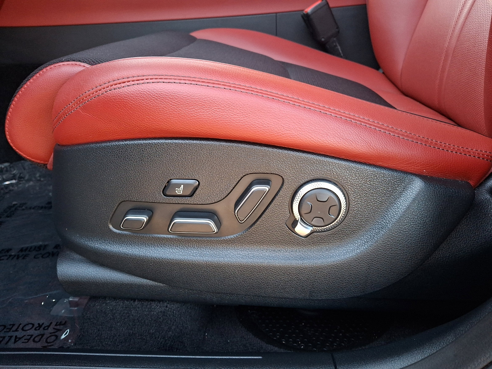 Certified 2023 Genesis GV70 2.5T w/ Sport Prestige Package AWD/4WD image 14