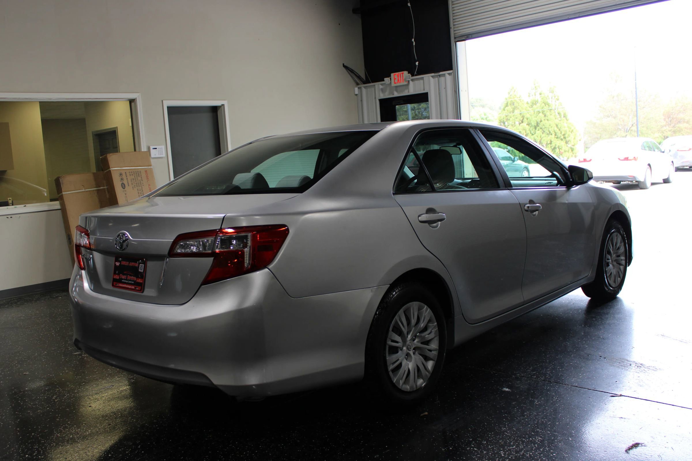 Used 2012 Toyota Camry L FWD image 3