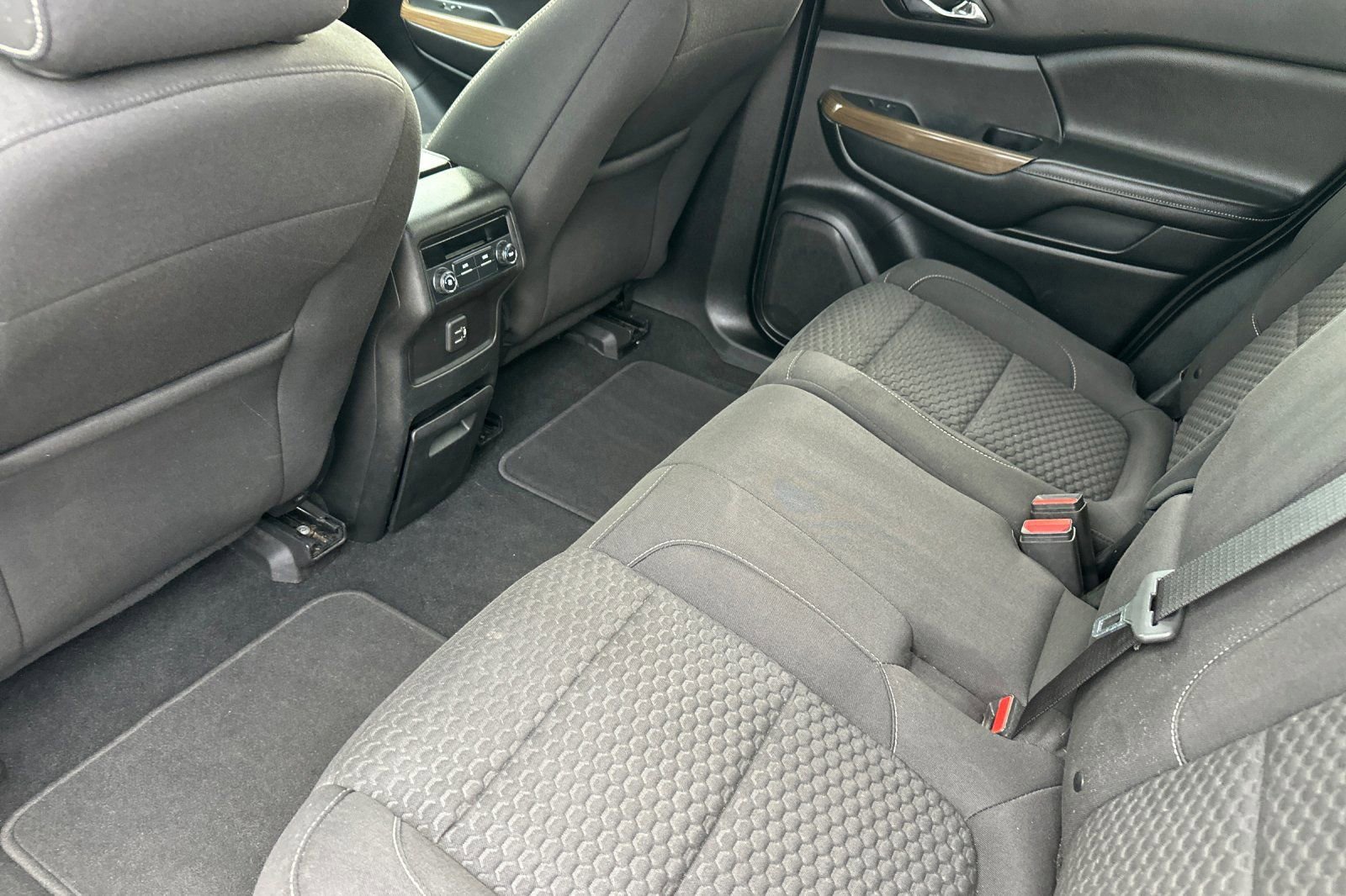 Used 2019 GMC Acadia SLE w/ LPO, Cargo Package image 13