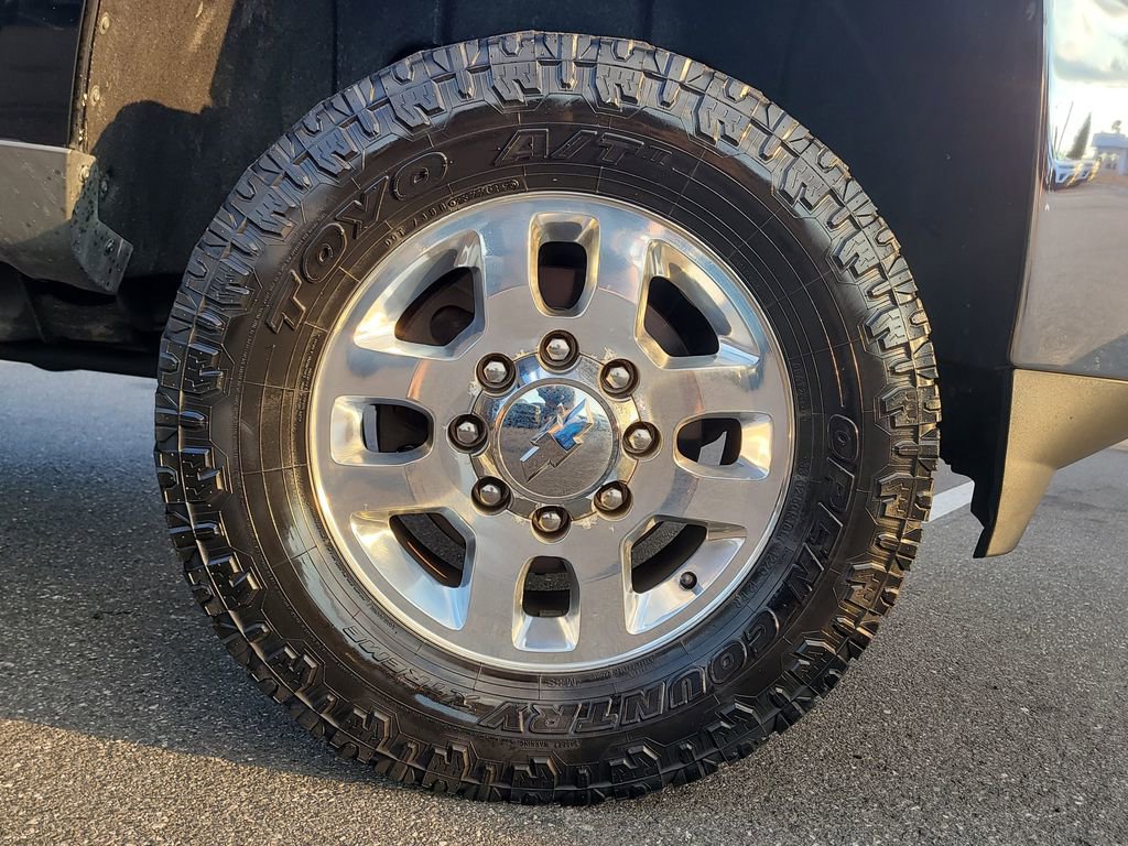 Used 2015 Chevrolet Silverado 2500 LT w/ LT Convenience Package image 5