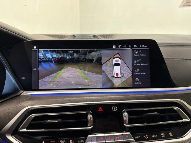 Used 2020 BMW X7 M50i w/ Dynamic Handling Package AWD/4WD image 20
