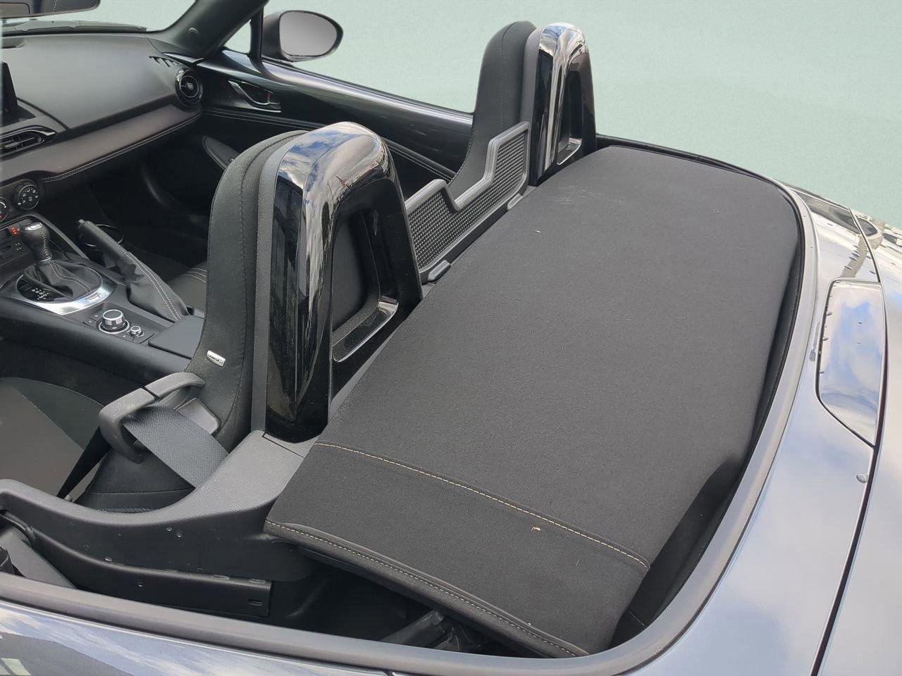 Used 2021 MAZDA MX-5 Miata Club RWD image 16