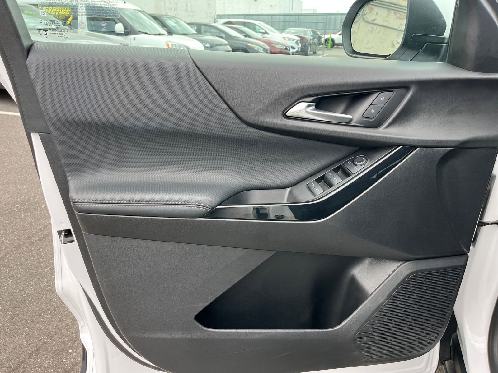 Used 2025 Chevrolet Equinox LT FWD image 18