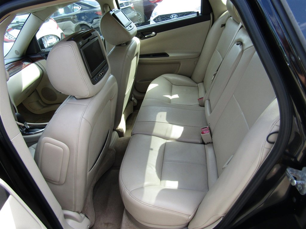 Used 2009 Chevrolet Impala LTZ image 17