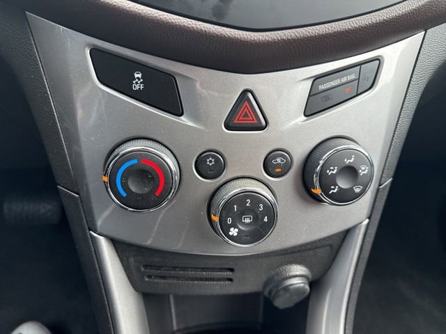 Used 2016 Chevrolet Trax LT w/ LT Convenience Package AWD/4WD image 21