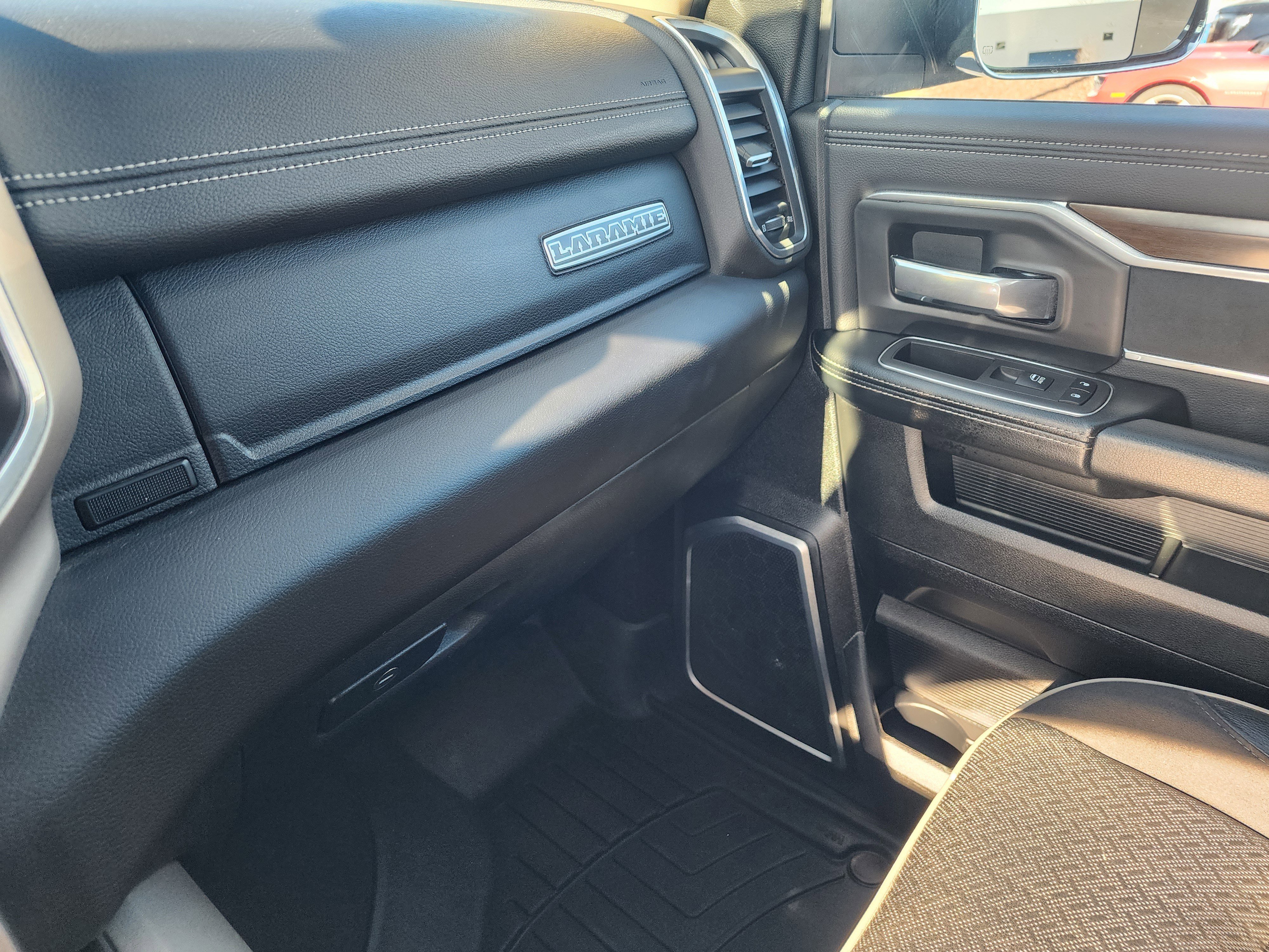 Used 2022 RAM 2500 Laramie w/ Body Color Bumper Group image 39