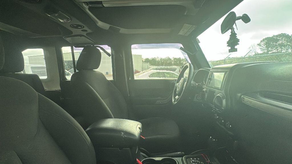 Used 2017 Jeep Wrangler Unlimited Sport image 10