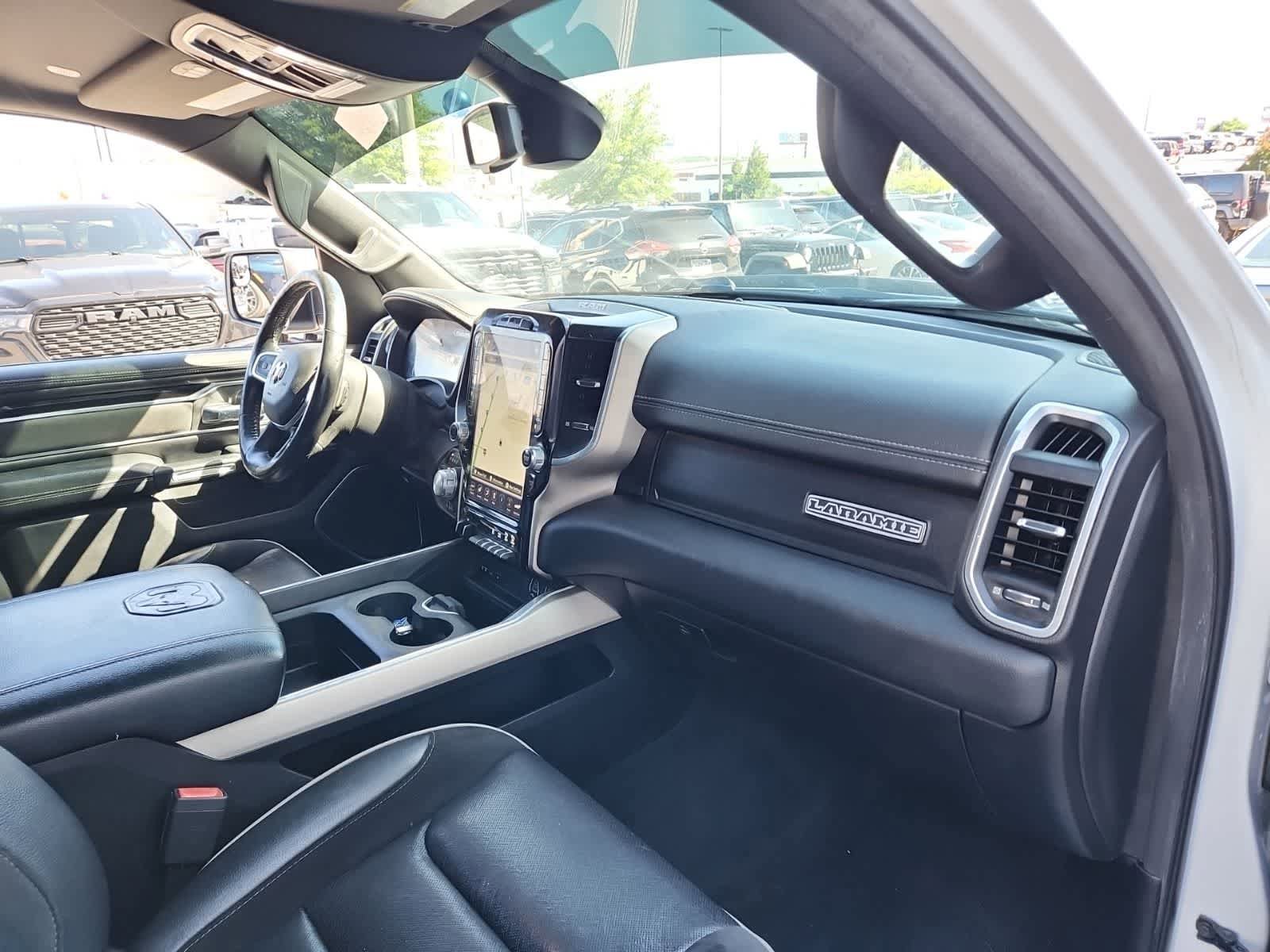 Used 2019 RAM 1500 Laramie w/ Sport Appearance Package AWD/4WD image 16