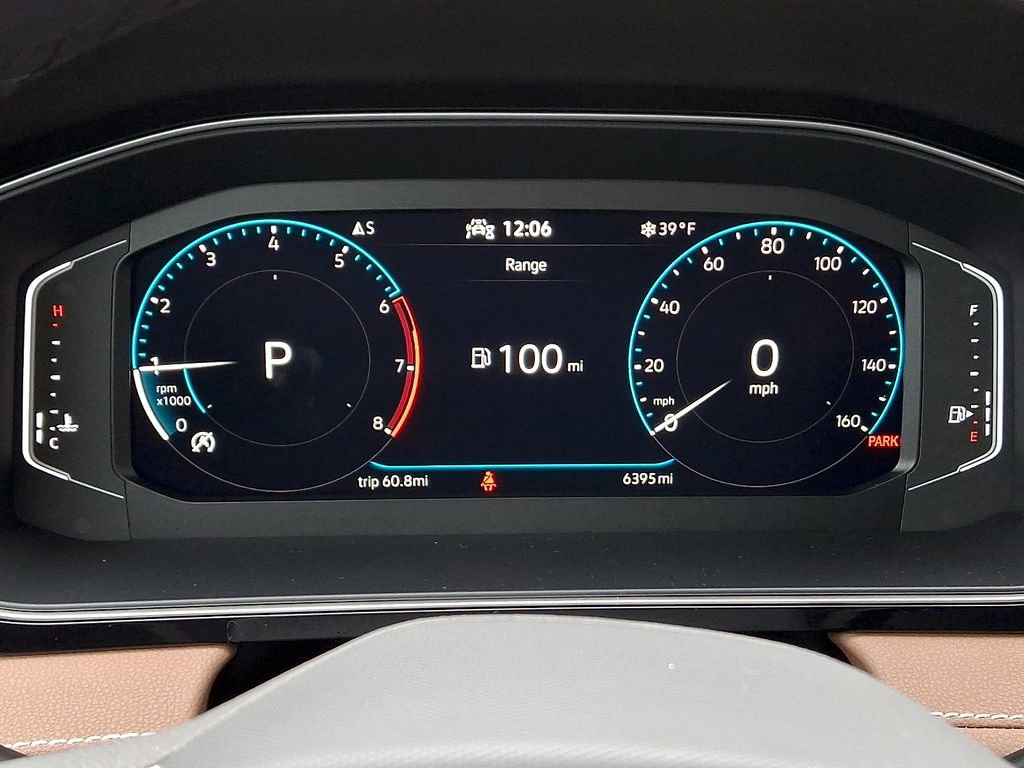 Certified 2025 Volkswagen Jetta SEL image 23