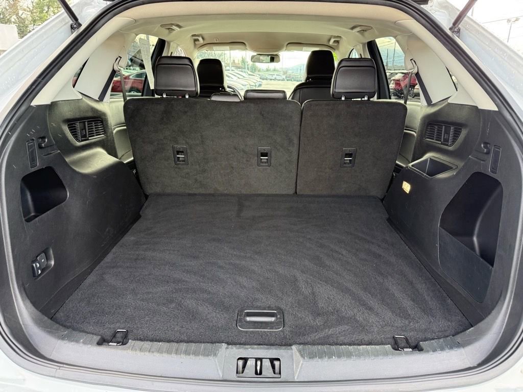 Used 2024 Ford Edge SEL image 13